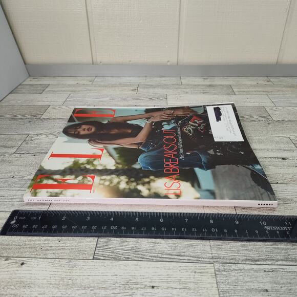 ELLE Magazine September 2024 Lisa - UNREAD‎ - Picture 3 of 13